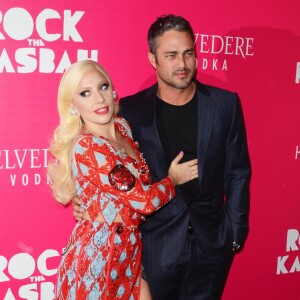 La chanteuse Lady Gaga et son fiancé Taylor Kinney - Première de "Rock The Kasbah" à New York, le 19 octobre 2015.