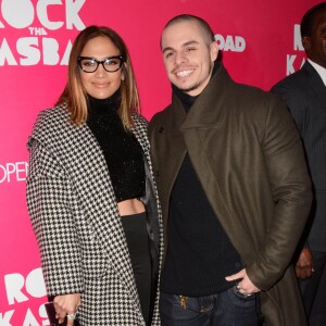 Jennifer Lopez et son compagnon Casper Smart - Première de "Rock The Kasbah" à New York, le 19 octobre 2015.