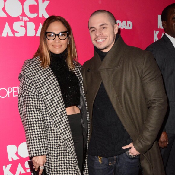 Jennifer Lopez et son compagnon Casper Smart - Première de "Rock The Kasbah" à New York, le 19 octobre 2015.