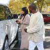 Kim Kardashian, enceinte, et son mari Kanye West arrivent au Cinépolis, lieu de la fête d'anniversaire surprise de Kim. Thousand Oaks, le 21 octobre 2015.