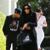 Kendall Jenner, sa soeur Kylie Jenner et son compagnon Tyga arrivent au Cinépolis, lieu de la fête d'anniversaire surprise de Kim Kardashian. Thousand Oaks, le 21 octobre 2015.