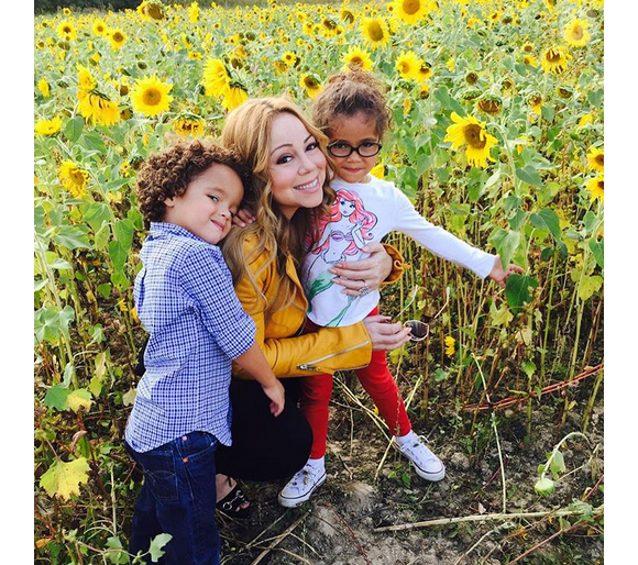 Mariah Carey et ses enfants, les jumeaux Monroe et Moroccan / photo postée sur le compte Instagram de la chanteuse américaine.