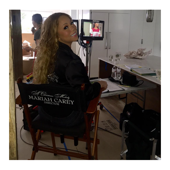 Mariah Carey sur le tournage du film A Christmas Melody / photo postée sur le compte Instagram de la chanteuse américaine.
