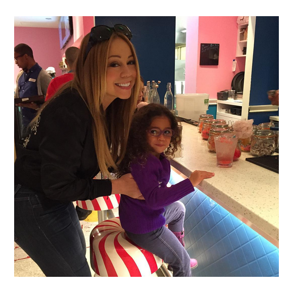 Mariah Carey et sa fille Monroe / photo postée sur le compte Instagram de la chanteuse américaine.