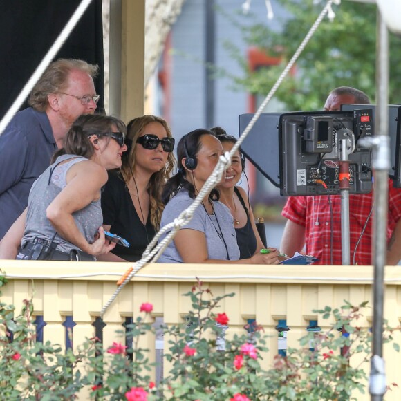 Mariah Carey sur le tournage de son nouveau film "A Christmas Melody" avec Lacey Chabert à Cincinnati dans l'Ohio, le 8 octobre 2015