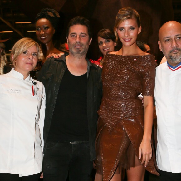 Sophie Tapie, Christelle Brua, Richard Orlinski, Camille Cerf (Miss France 2015), Frédéric Anton, Tatiana Golovin - Backstage du défilé du 21ème salon du chocolat à la porte de Versailles à Paris le 27 octobre 2015. © CVS / Bestimage