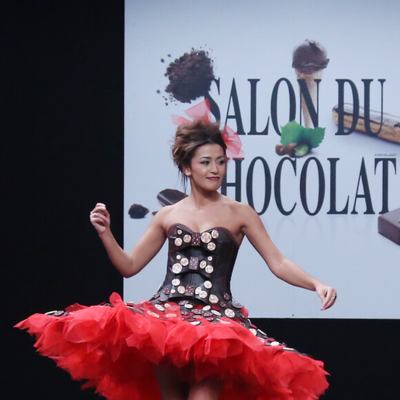 Karima Charni - Défilé du 21ème salon du chocolat à la porte de Versailles à Paris le 27 octobre 2015. © Denis Guignebourg / Bestimage27/10/2015 - Paris