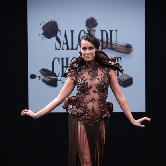 Karine Lima - Défilé du 21ème salon du chocolat à la porte de Versailles à Paris le 27 octobre 2015. © Denis Guignebourg / Bestimage27/10/2015 - Paris