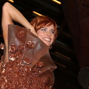 Fauve Hautot - Défilé du 21ème salon du chocolat à la porte de Versailles à Paris le 27 octobre 2015. © Denis Guignebourg / Bestimage