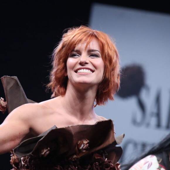 Fauve Hautot, ravissante - Défilé du 21ème salon du chocolat à la porte de Versailles à Paris le 27 octobre 2015. © Denis Guignebourg / Bestimage