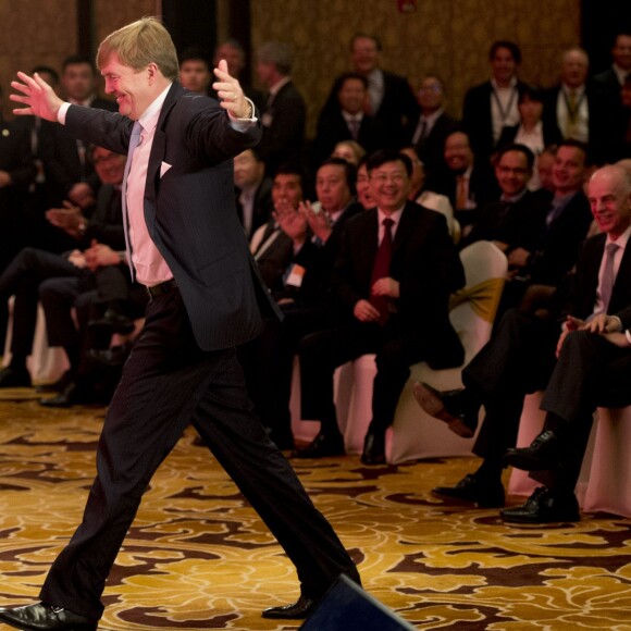 Le roi Willem-Alexander des Pays-Bas visite le Centre de recherche national d'ingénierie pour la protection de l'agriculture à Shanghai, le 28 octobre 2015. Il a visité la maison verte témoin et le parc agricole Sino-Néerlandais. Le couple royal des Pays-Bas est en visite d'état pendant 5 jours en Chine.28/10/2015 - Shanghai