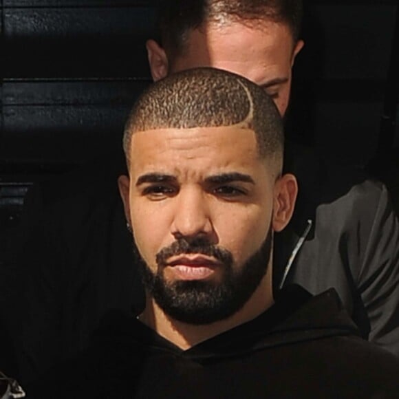 Drake lors de son arrivée au défilé Serena Williams Signature Collection By HSN à New York City, le 15 septembre 2015