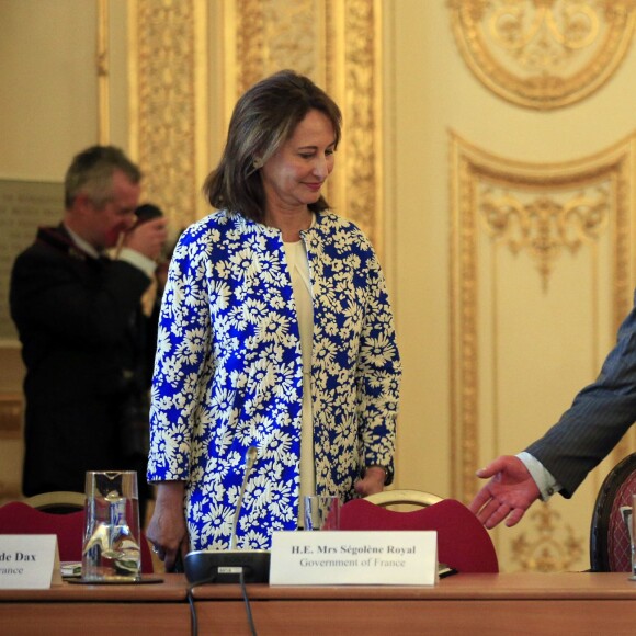 Le prince Charles, invité par le président François Hollande à s'exprimer en ouverture de la COP 21 à Paris, recevait le 29 octobre 2015 à Londres, à Lancaster House, des responsables gouvernementaux en charge des questions environnementales, dont Ségolène Royal.