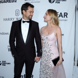 Joshua Jackson et Diane Kruger assistent au gala "Inspiration" de l'amfAR aux Milk Studios. Los Angeles, le 29 octobre 2015.