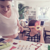 Miranda Kerr lève le voile sur son quotidien glamour : petit atelier créatif avec Flynn !
