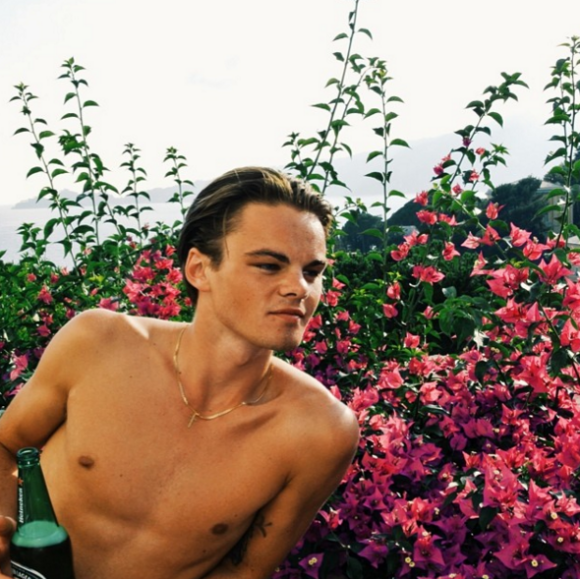 Konrad Annerud, sosie bien involontairement de Leonardo DiCaprio, pose. (photo postée le 17 juillet 2015)