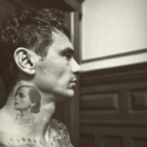 James Franco s'est-il fait tatouer Emma Watson sur le cou ?