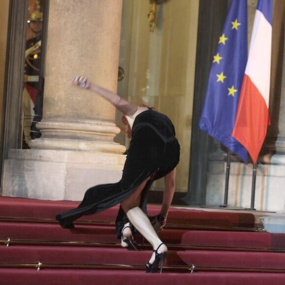 Mylène Farmer arrive à l'Elysée pour dîner, Paris, le 2 mars 2010