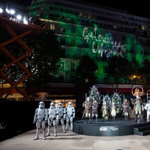 Lancement des illuminations de Noël aux Galeries Lafayette avec Star Wars à Paris le 4 novembre 2015.