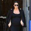 Kim Kardashian quitte un studio de tournage à Van Nuys, Los Angeles, le 5 novembre 2015.