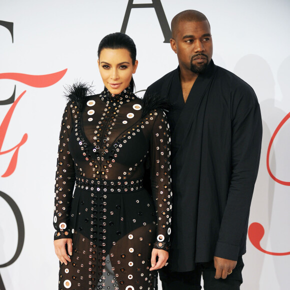 Kim Kardashian (enceinte) et son mari Kanye West aux CFDA Fashion Awards 2015 au Lincoln Center à New York, le 1er juin 2015.