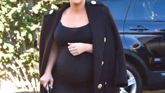Kim Kardashian, enceinte et complexée : La superstar se rêve... en plus mince