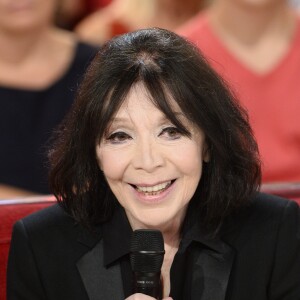 Juliette Gréco lors de l'enregistrement de l'émission "Vivement Dimanche" à Paris le 23 octobre 2013