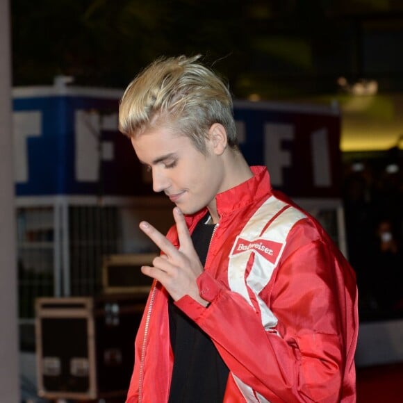 Justin Bieber - Arrivées à la 17ème cérémonie des NRJ Music Awards 2015 au Palais des Festivals à Cannes, le 7 novembre 2015. © Rachid Bellak/Bestimage  People attending the NRJ Music Awards at the Palais des Festivals in Cannes, France, on November 7th 2015.07/11/2015 - Cannes