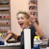 Sharon Stone est allée dans un salon de manucure à Los Angeles, le 28 septembre 2015 © CPA/Bestimage