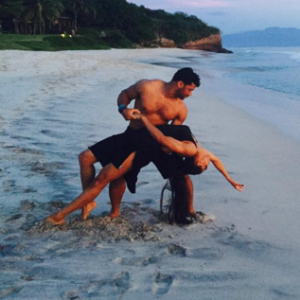 Ciara et Russell Wilson, amoureux à la plage durant leurs vacances au Mexique. Novembre 2015.