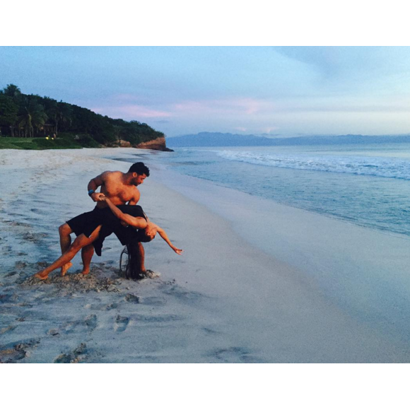 Ciara et Russell Wilson, amoureux à la plage durant leurs vacances au Mexique. Novembre 2015.