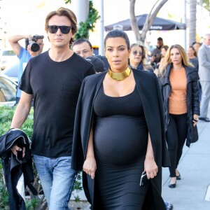 Kim Kardashian et Jonathan Cheban à Beverly Hills, le 9 novembre 2015.