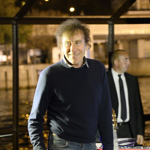 Exclusif - Alain Souchon - Concert privé MFM Radio de Alain Souchon et Laurent Voulzy sur un bateau-mouche à Paris le 10 novembre 2015. ©Guirec Coadic/Bestimage