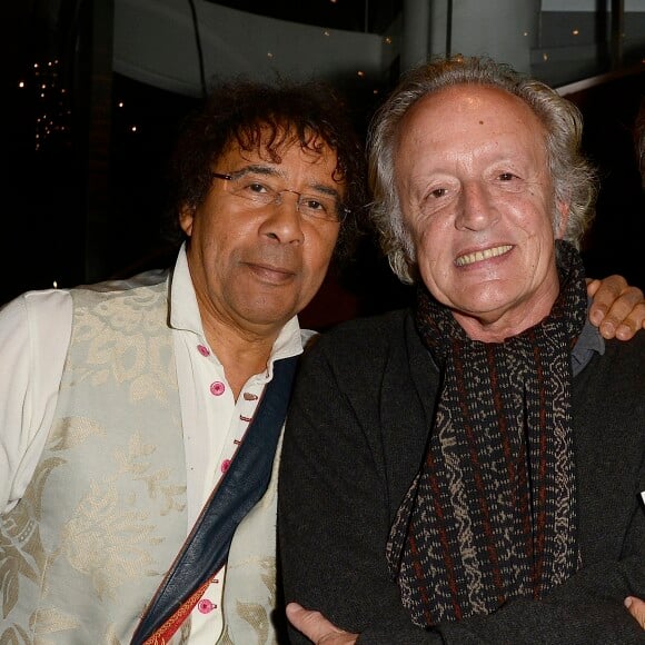 Exclusif - Laurent Voulzy et Didier Barbelivien - Concert privé MFM Radio de Alain Souchon et Laurent Voulzy sur un bateau-mouche à Paris le 10 novembre 2015. ©Guirec Coadic/Bestimage