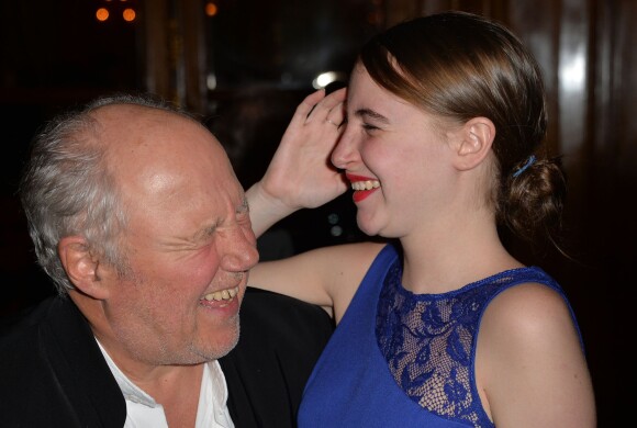 Marc Jolivet et sa fille - Remise du 2ème prix Bristol des Lumières au Bristol à Paris, le 12 novembre 2015. ©Veeren/Bestimage