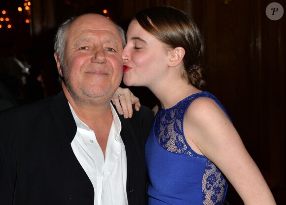 Marc Jolivet et sa fille - Remise du 2ème prix Bristol des Lumières au Bristol à Paris, le 12 novembre 2015. ©Veeren/Bestimage