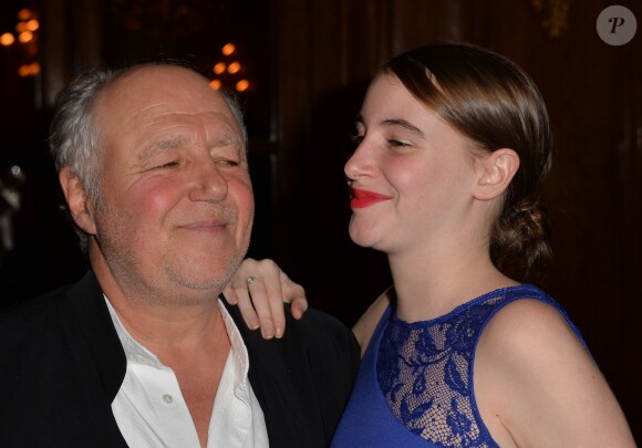 Marc Jolivet et sa fille - Remise du 2ème prix Bristol des Lumières au Bristol à Paris, le 12 novembre 2015. ©Veeren/Bestimage