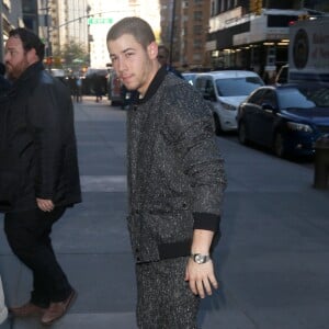 Nick Jonas se promène à New York, le 26 octobre 2015.