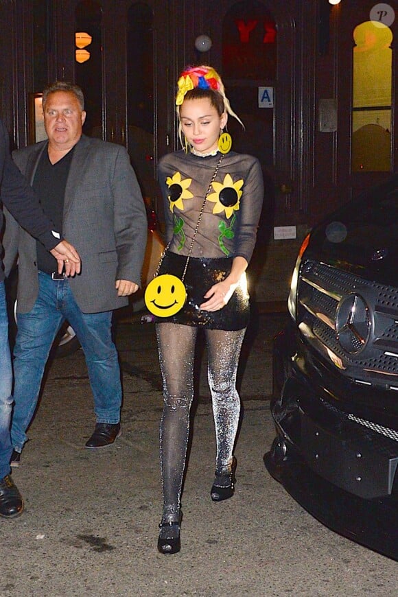 Miley Cyrus arrive à l'after party SNL à New York, le 3 octobre 2015
