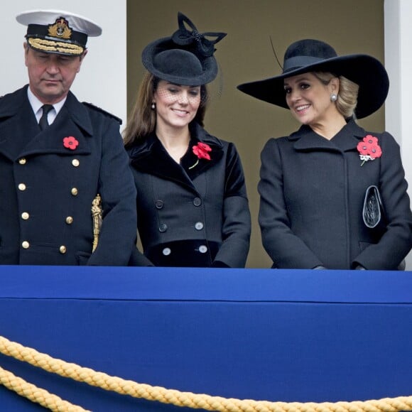 Timothy Laurence, Catherine, duchesse de Cambridge, la reine Maxima des Pays-Bas, Sophie, comtesse de Wessex lors des cérémonies du "Remembrance Day" au Cénotaphe de Whitehall à Londres, le 8 novembre 2015