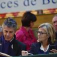 Claire Chazal et Alain Suguenot, maire de Beaune, lors de la 155e vente des vins des Hospices de Beaune, le 15 novembre 2015, à Beaune © Giancarlo Gorassini