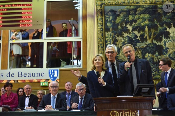 Claire Chazal et Christophe Lambert ont fait monté les enchères à la 155e vente des vins des Hospices de Beaune, le 15 novembre 2015, à Beaune © Giancarlo Gorassini