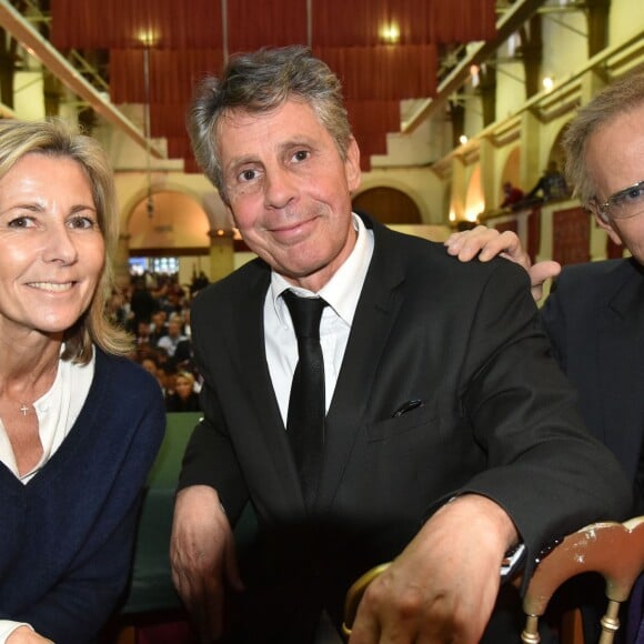 Claire Chazal et Christophe Lambert avec Alain Suguenot, maire de Beaune, à la 155e vente des vins des Hospices de Beaune, le 15 novembre 2015, à Beaune © Giancarlo Gorassini