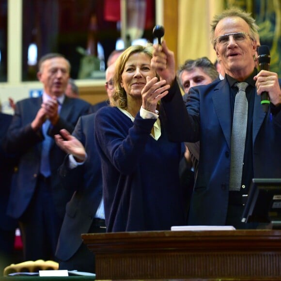 Claire Chazal et Christophe Lambert, duo complices aux enchères de la 155e vente des vins des Hospices de Beaune, le 15 novembre 2015, à Beaune © Giancarlo Gorassini