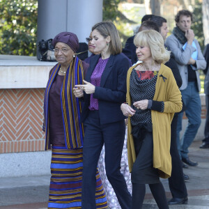 Ellen Johnson Sirleaf, la reine Letizia d'Espagne, Maria Teresa Fernandez de la Vega le 16 novembre 2015 à Madrid pour une réunion de la Fondation Mujeres por Africa au pavillion des jardins Cecilio Rodriguez au Parque del retiro.