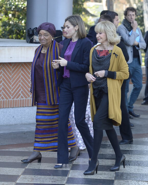Ellen Johnson Sirleaf, la reine Letizia d'Espagne, Maria Teresa Fernandez de la Vega le 16 novembre 2015 à Madrid pour une réunion de la Fondation Mujeres por Africa au pavillion des jardins Cecilio Rodriguez au Parque del retiro.