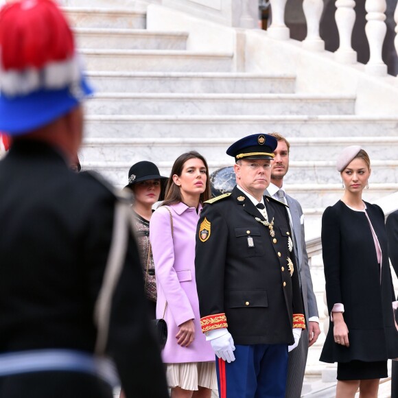Le prince Albert II de Monaco, Charlotte Casiraghi, Pierre Casiraghi et sa femme Beatrice Borromeo - La famille princière de Monaco dans la cour du palais lors de la Fête Nationale monégasque à Monaco le 19 novembre 2015. © Bruno Bebert / Olivier Huitel / Pool Restreint Monaco / Bestimage