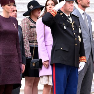 Le prince Albert II de Monaco et sa femme la princesse Charlène de Monaco, Charlotte Casiraghi, Pierre Casiraghi et sa femme Beatrice Borromeo, Louis Ducruet - La famille princière de Monaco dans la cour du palais lors de la Fête Nationale monégasque à Monaco le 19 novembre 2015. © Bruno Bebert / Olivier Huitel / Pool Restreint Monaco / Bestimage