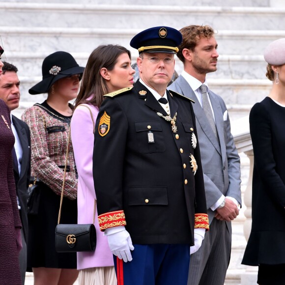 Le prince Albert II de Monaco et sa femme la princesse Charlène de Monaco, Charlotte Casiraghi, Pierre Casiraghi et sa femme Beatrice Borromeo - La famille princière de Monaco dans la cour du palais lors de la Fête Nationale monégasque à Monaco le 19 novembre 2015. © Bruno Bebert / Olivier Huitel / Pool Restreint Monaco / Bestimage