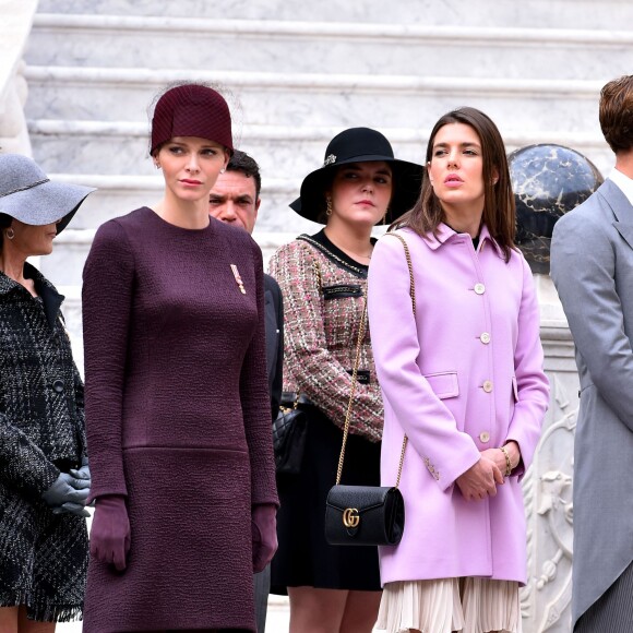 La princesse Charlène de Monaco, Charlotte Casiraghi - La famille princière de Monaco dans la cour du palais lors de la Fête Nationale monégasque à Monaco le 19 novembre 2015. © Bruno Bebert / Olivier Huitel / Pool Restreint Monaco / Bestimage